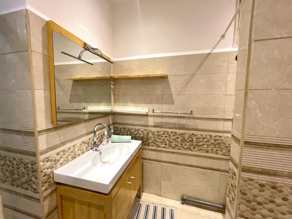 Appartement Dans Immeuble Haussmanien Algiers Eksteriør bilde